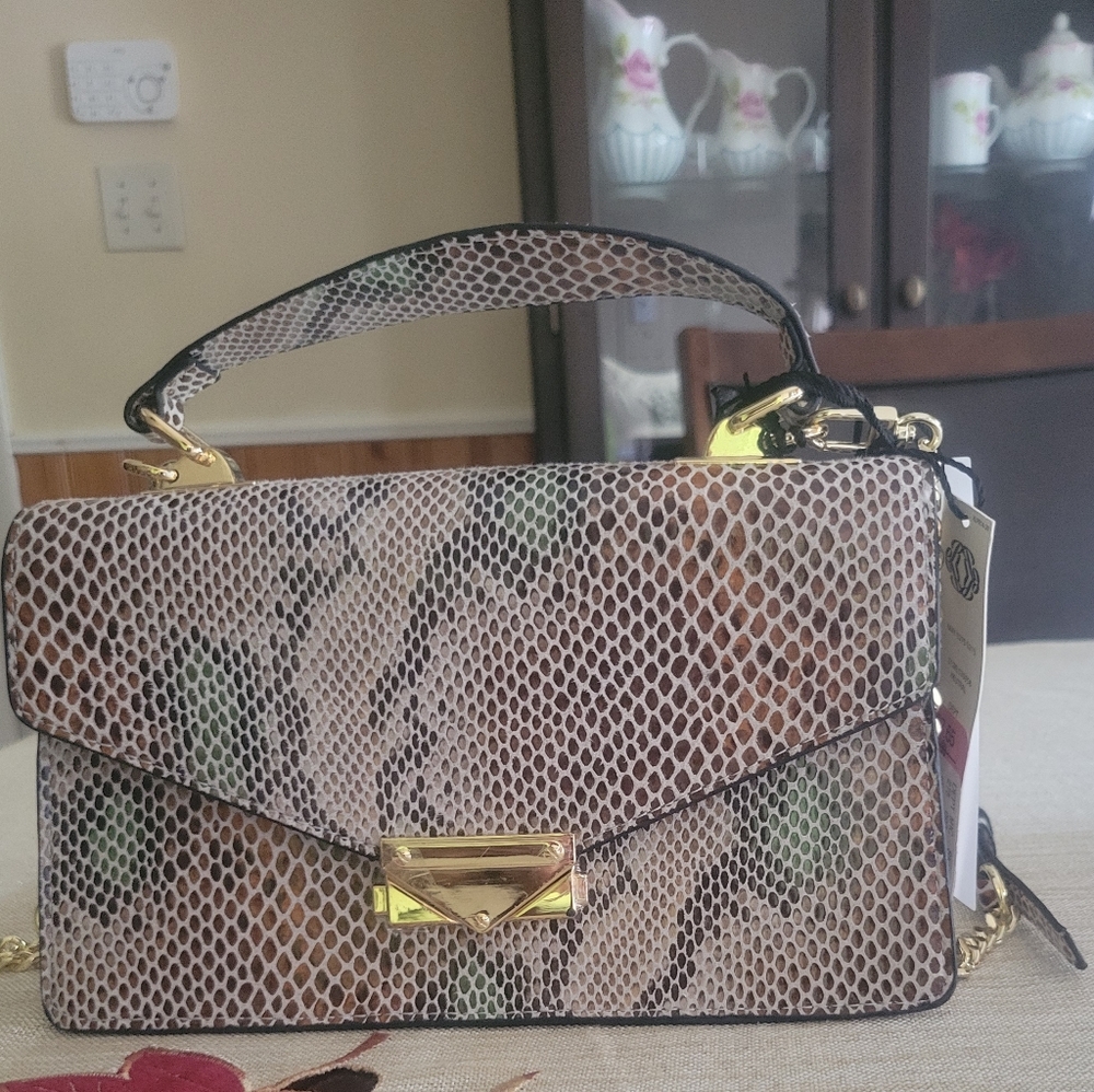 VEGAN LEATHER CROSS BODY BAG